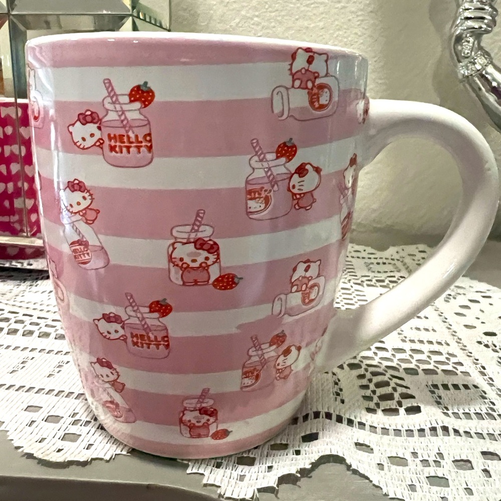 Hellow kitty coffee mug, Larger in size